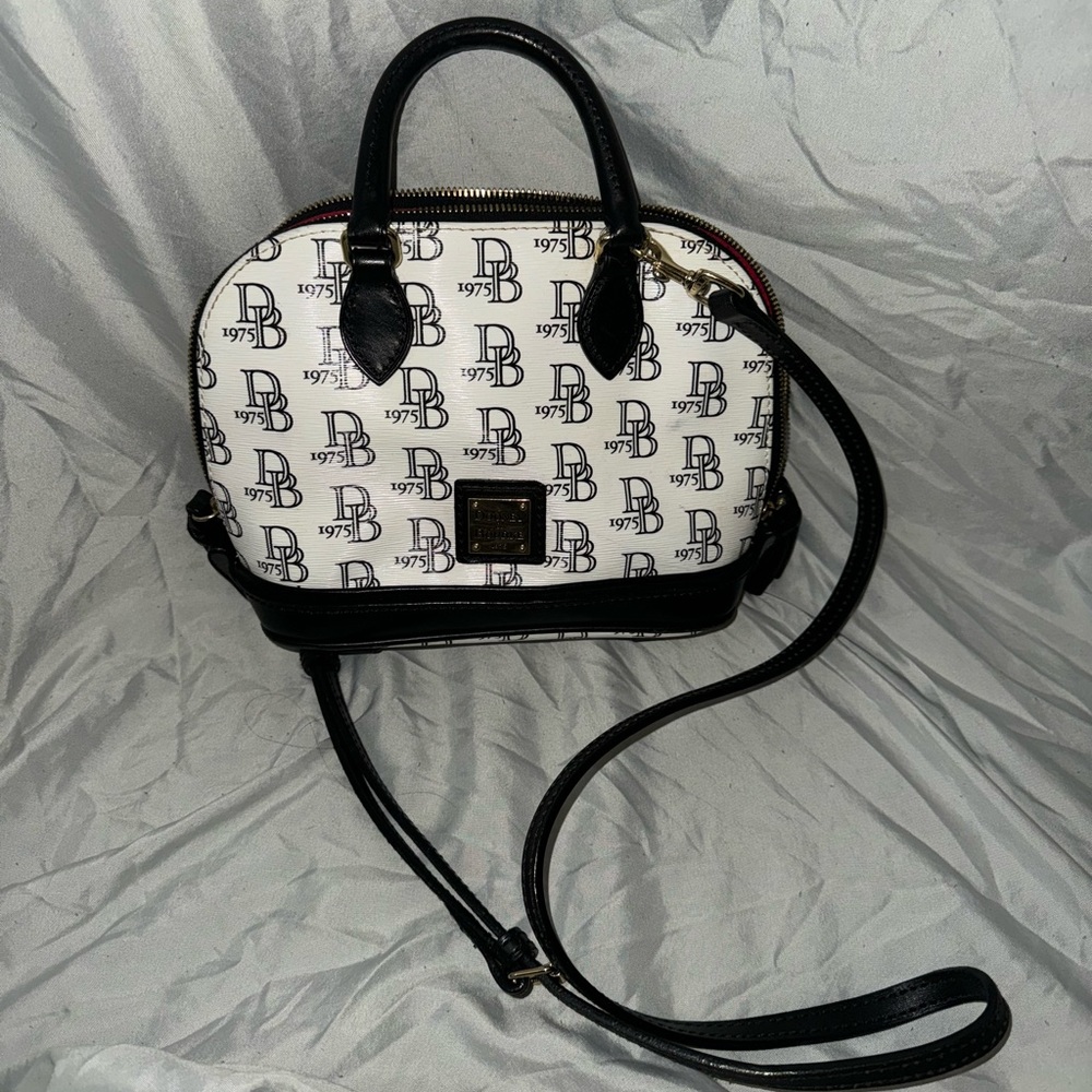 Dooney and Bourke 1975 purse